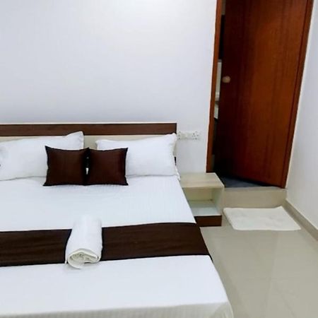 Tharavad Residency Hotel Iritti Exterior photo
