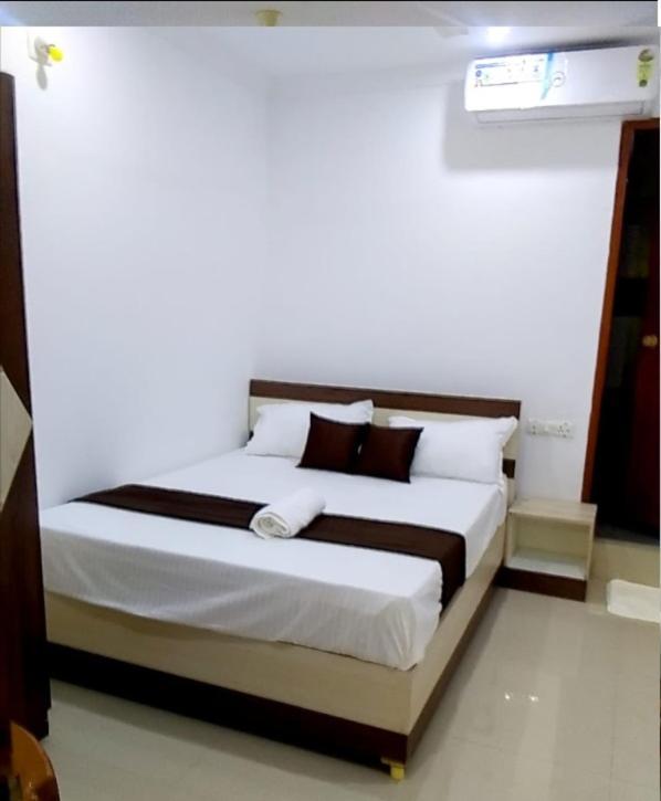 Tharavad Residency Hotel Iritti Exterior photo