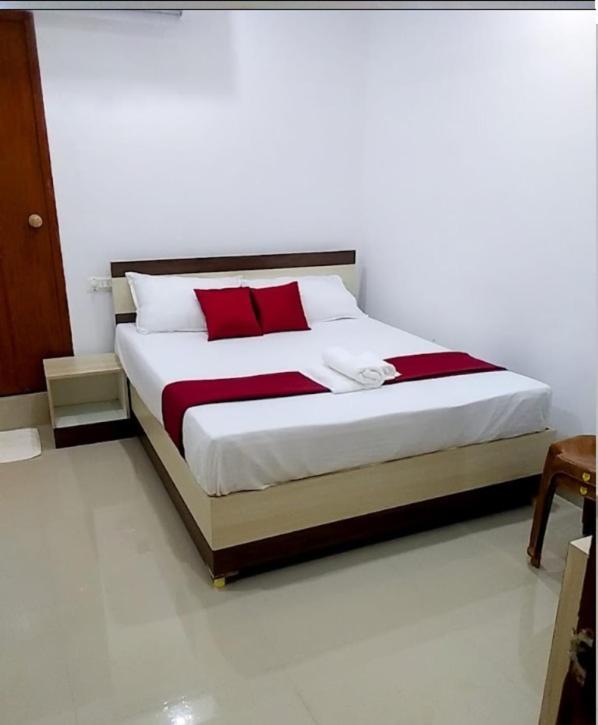 Tharavad Residency Hotel Iritti Exterior photo