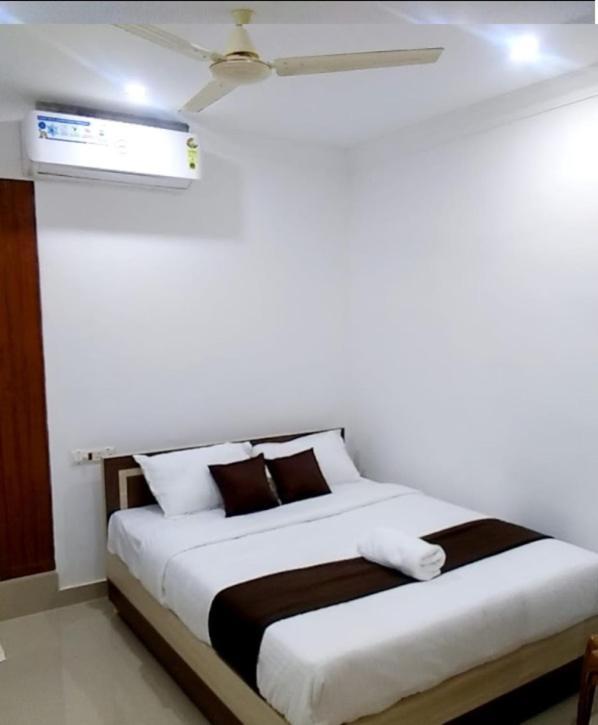 Tharavad Residency Hotel Iritti Exterior photo
