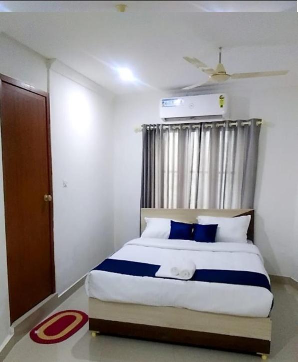 Tharavad Residency Hotel Iritti Exterior photo